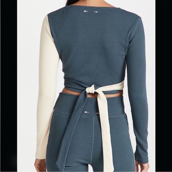 The Upside Luna Kyra Top Size Small Two Tone Blue Cream Crop Ribbed Wrap small - Picture 5 of 9